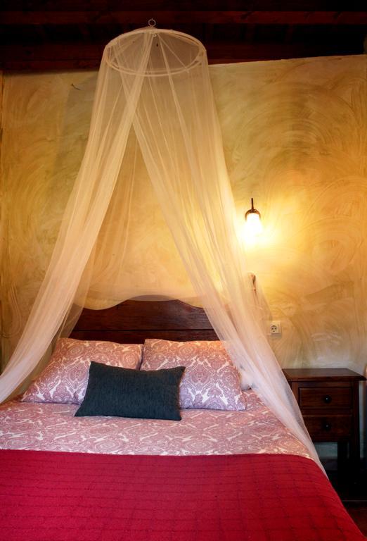 Apartamentos Rurales La Solana Robledillo De Gata Bagian luar foto
