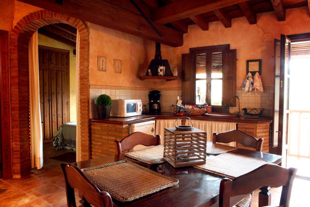 Apartamentos Rurales La Solana Robledillo De Gata Bagian luar foto