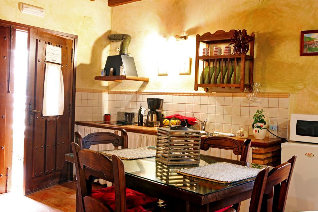 Apartamentos Rurales La Solana Robledillo De Gata Bagian luar foto